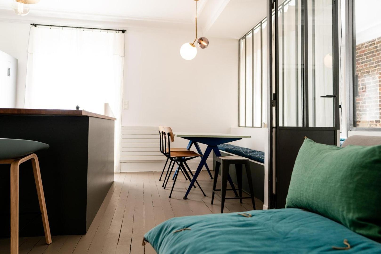 Charming In Montmartre Near Sacre Coeur Parijs